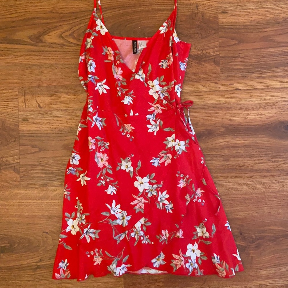 H&M divided tie-waist tropical dress size xs